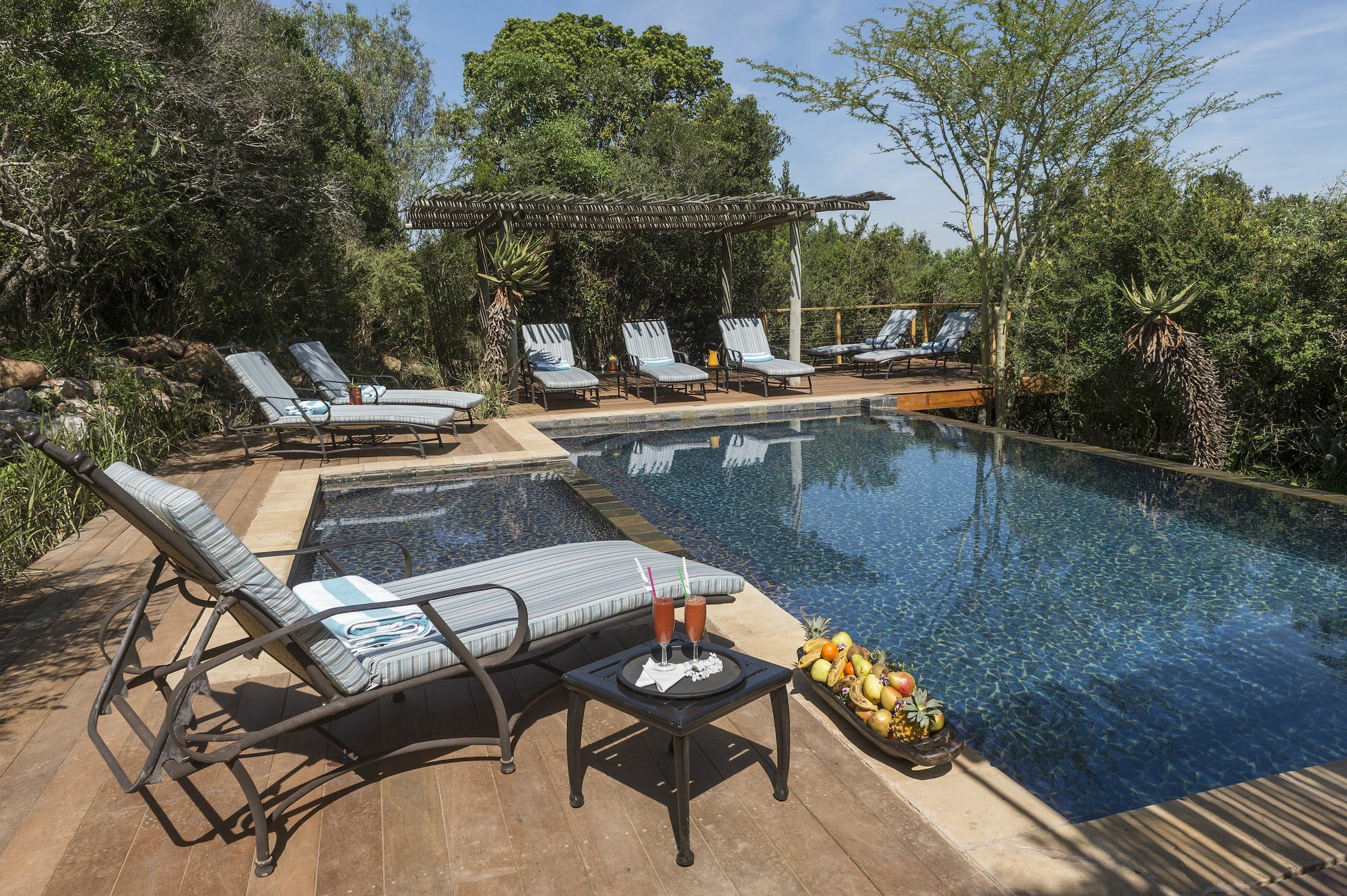 Kariega Game Reserve Main Lodge Kenton on Sea Exterior photo